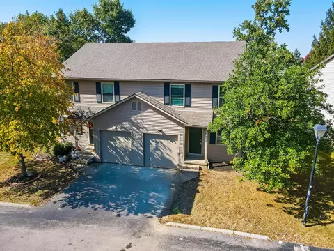 8013 Worthington Lake Dr, Westerville, OH 43081