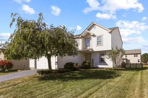 233 Essex Pl, Pataskala, OH 43062