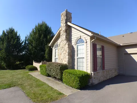 8908 Linksway Dr, Powell, OH 43065