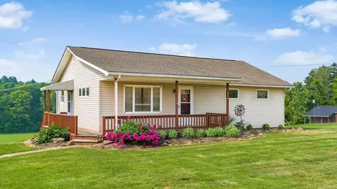 1189 Big Inch Rd NW, Somerset, OH 43783
