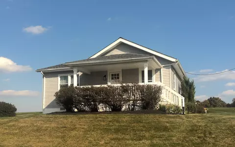 5084 Goss Rd, Sugar Grove, OH 43155