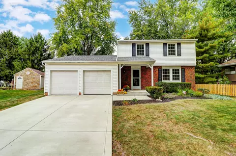8833 Knighton Ct, Powell, OH 43065