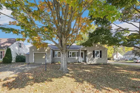 992 Glenmore Ave, Newark, OH 43055