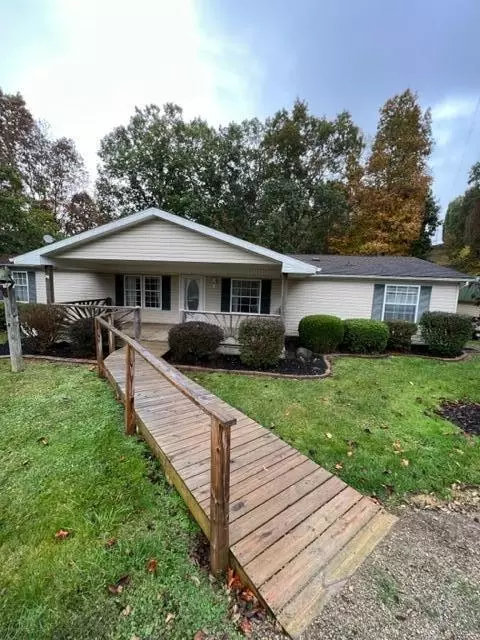 16200 Thompson Ridge Rd, Athens, OH 45701