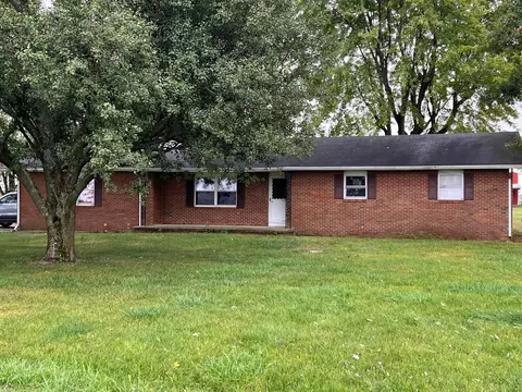 725 Darbyshire Rd, Sabina, OH 45169
