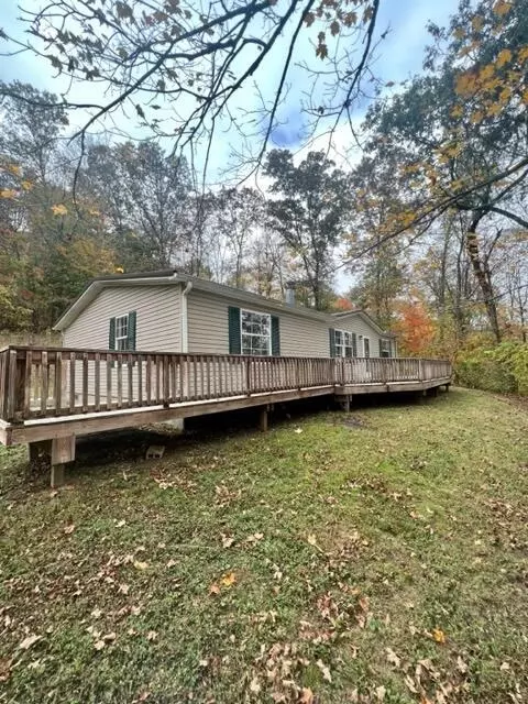 23123 Oakdale Rd, Glouster, OH 45732