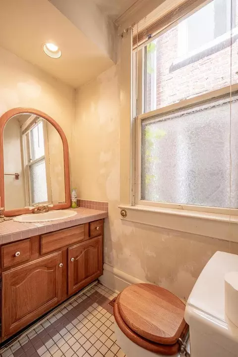 295 E Deshler Ave, Columbus, OH 43206 photo 28