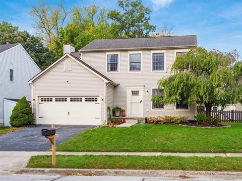 8939 Marchbank Ln, Lewis Center, OH 43035