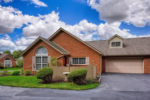 6862 Winrock Dr #8, New Albany, OH 43054