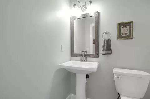 512 Chatham Ct, Circleville, OH 43113 photo 8