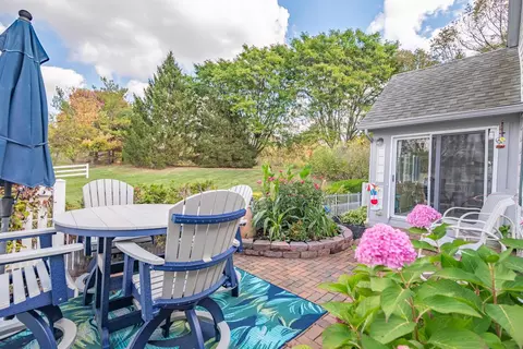 6460 Upper Lake Cir, Westerville, OH 43082