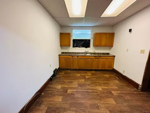 147 High St, Corning, OH 43730 photo 8