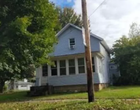 105 S Main St, New London, OH 44851