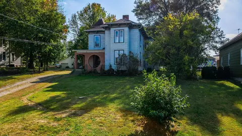 445 W Circle Ave, Washington Court House, OH 43160