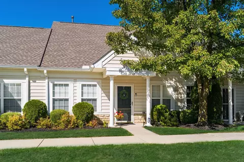6087 Seabiscuit Dr #2, New Albany, OH 43054