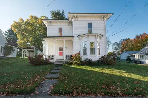 65 High St, Fredericktown, OH 43019