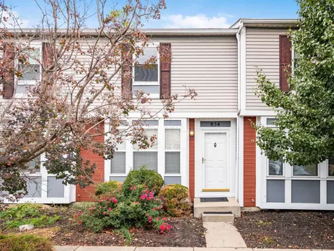 854 Pine Way Dr #E-3, Worthington, OH 43085