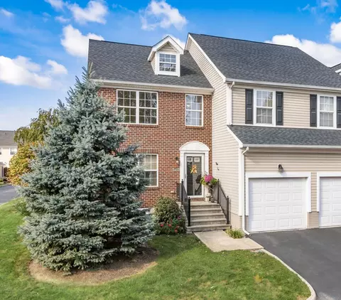 2653 Sawmill Reserve Dr, Powell, OH 43065