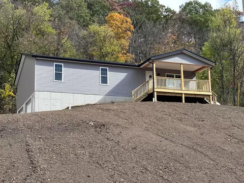 3985 Wedgewood Dr, Mcconnelsville, OH 43756