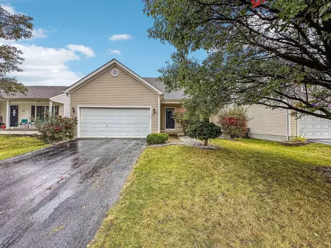 7236 Emerald Tree Dr, Canal Winchester, OH 43110