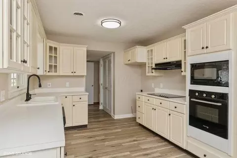 3315 Creamery Rd, Nashport, OH 43830