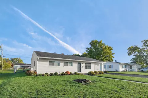 390 Avon Dr, Circleville, OH 43113 photo 2
