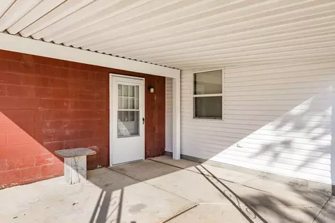 310 Ray Ave, Circleville, OH 43113 photo 2