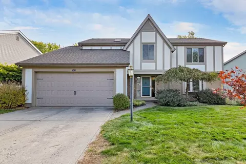 7922 Chetenham Dr, Westerville, OH 43081