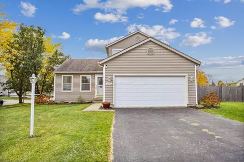 101 Bellebrooke Dr, Pataskala, OH 43062