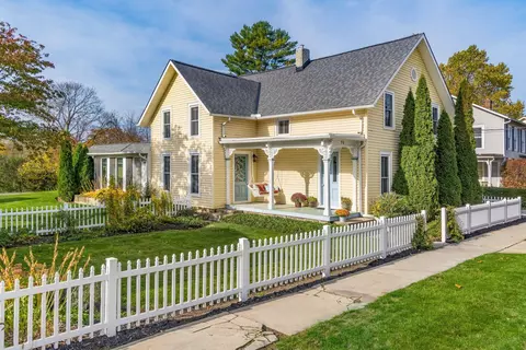 75 W Main St, Alexandria, OH 43001