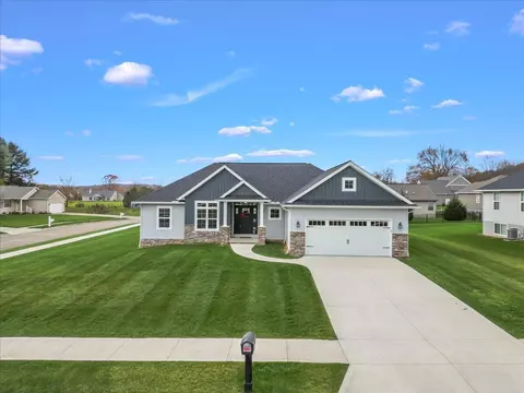 2111 Ava Ln, Newark, OH 43055
