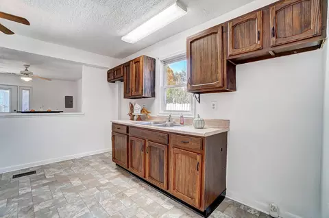 831 Mavor St, Springfield, OH 45505 photo 7