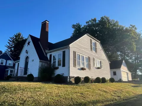 3136 Dresden Rd, Zanesville, OH 43701