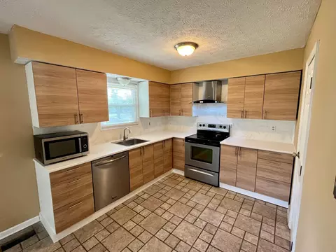 4850 Duke Philip Dr, Hilliard, OH 43026