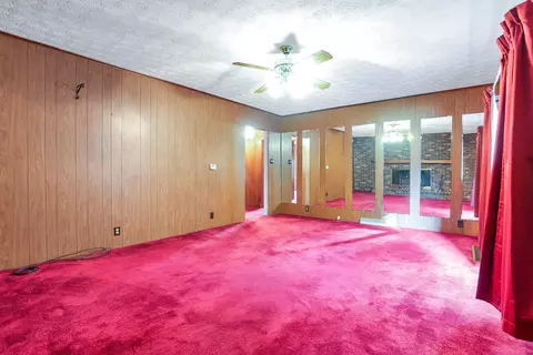 635 N Walnut St, Logan, OH 43138 photo 12