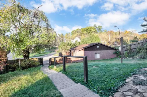 635 N Walnut St, Logan, OH 43138 photo 10