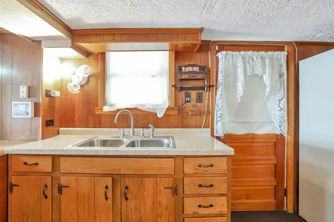 635 N Walnut St, Logan, OH 43138 photo 34