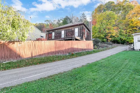 635 N Walnut St, Logan, OH 43138 photo 5
