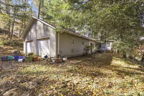 3257 Rock Haven Rd, Newark, OH 43055