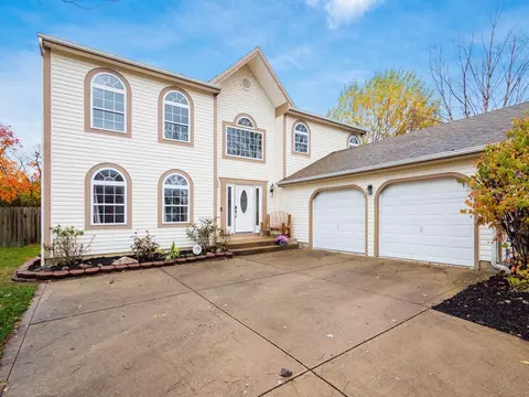 253 N Bend Dr, Pataskala, OH 43062