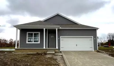 135 Natalie Ln, Granville, OH 43023