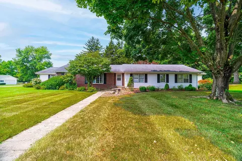 615 Ridgewood Dr, Circleville, OH 43113