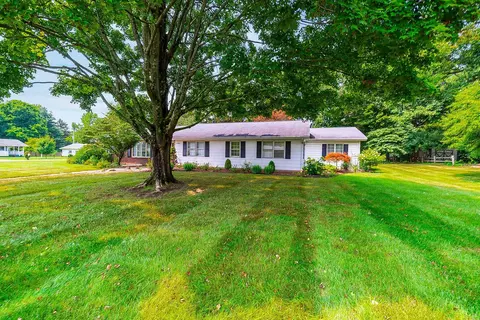 615 Ridgewood Dr, Circleville, OH 43113 photo 2