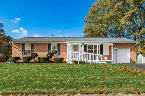 893 Hunt Valley Dr, Reynoldsburg, OH 43068