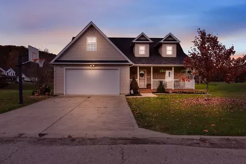 13951 Hemlock Pkwy, Logan, OH 43138