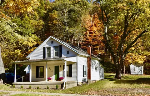 216 W Main St, Warsaw, OH 43844
