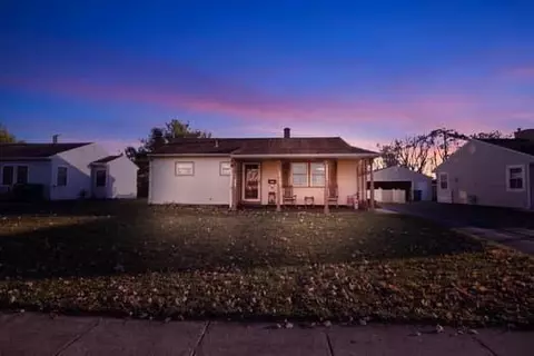 339 Madison Dr S, West Jefferson, OH 43162