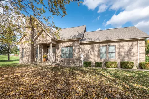 1008 Tioga Ct, Springfield, OH 45502 photo 2