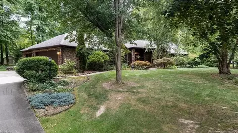 1741 Pearce Cir, Salem, OH 44460