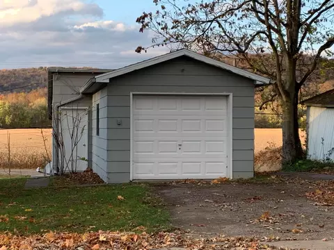 422 E Main St, Bainbridge, OH 45612 photo 7